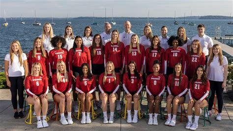 wisconsin volleyball team pictures in locker room